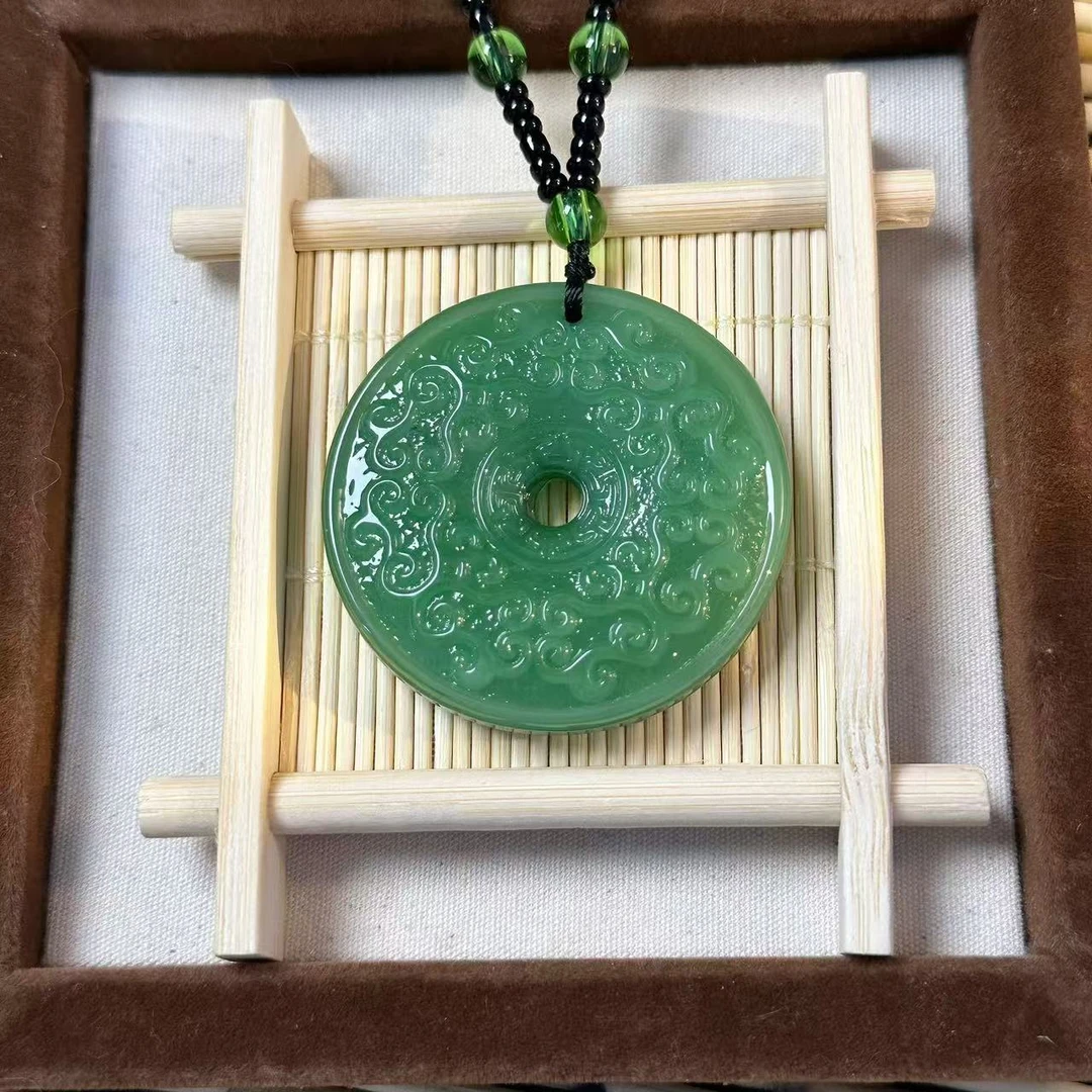 1.深绿路路通吊坠经典时尚百搭款