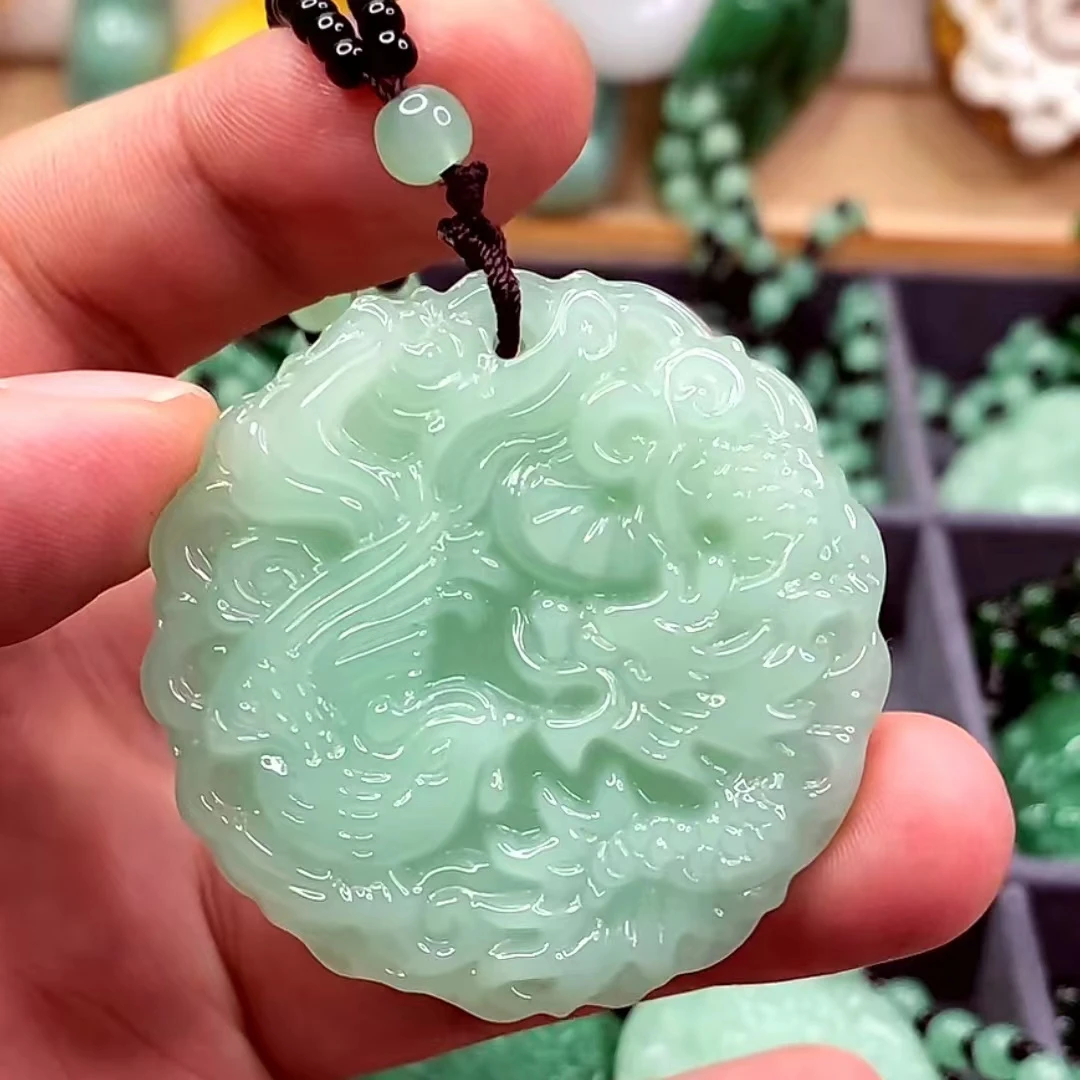 2.浅绿龙凤呈祥吊坠经典时尚百搭款