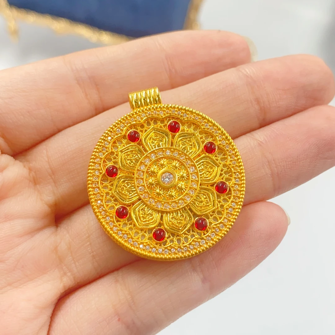 18K金贝母吊坠精美时尚气质优雅贵气