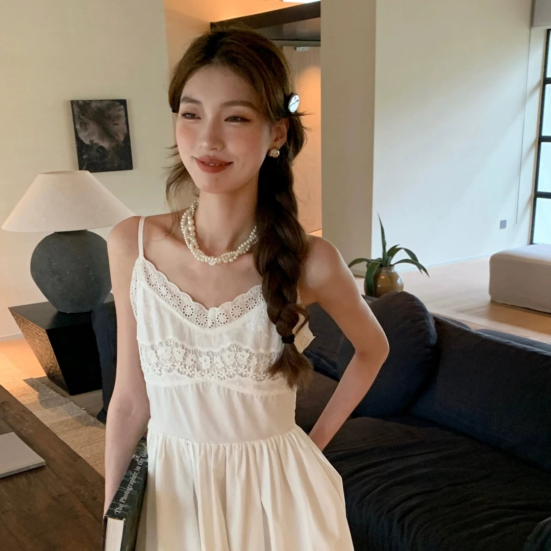 SourceWithU 里斯本夏日 蕾丝刺绣拼接白月光吊带裙
