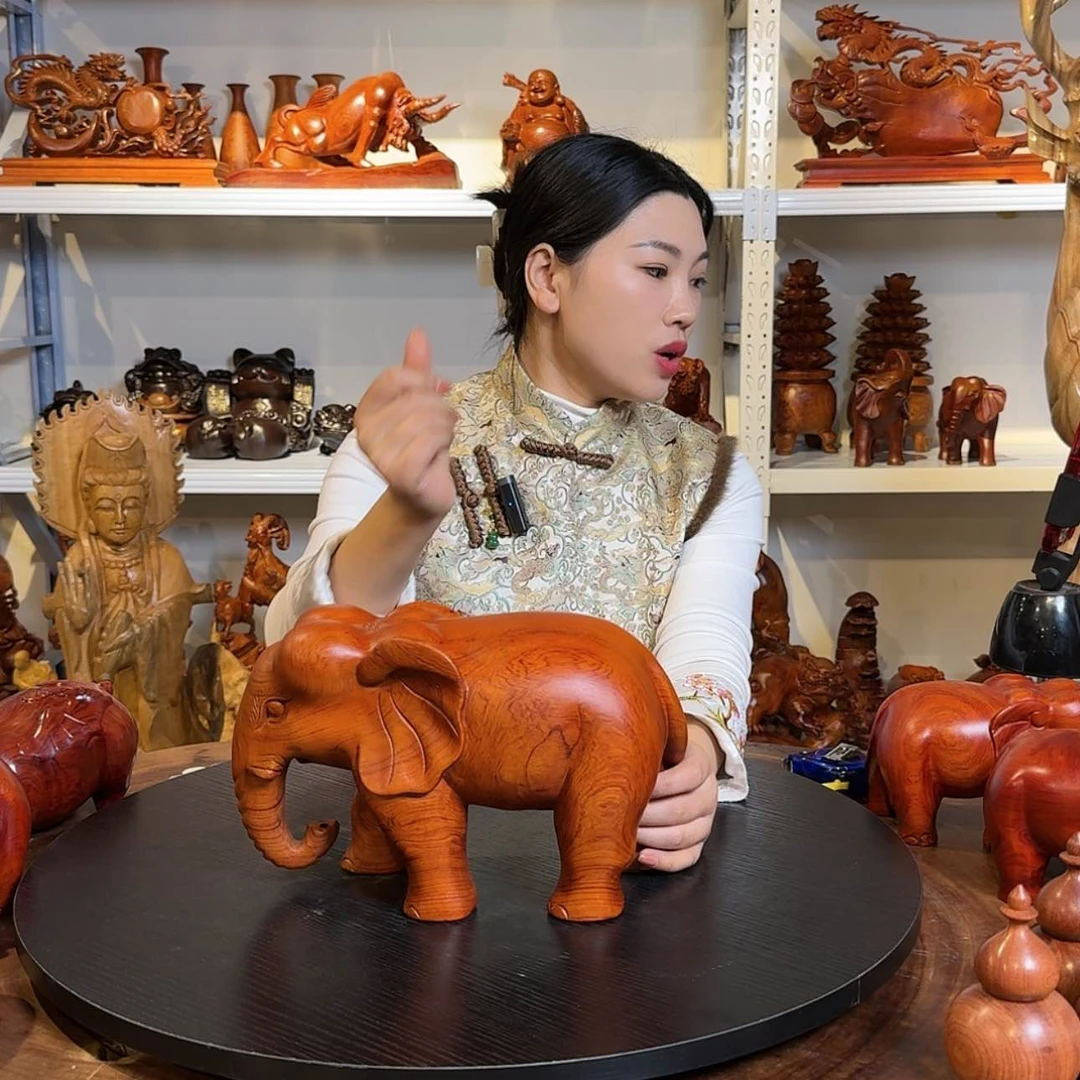 【闪购商品】雕刻木材巴花象