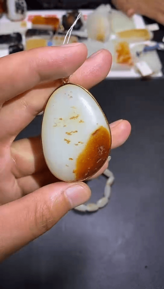 【闪购商品】软玉峰未镶嵌老*a711