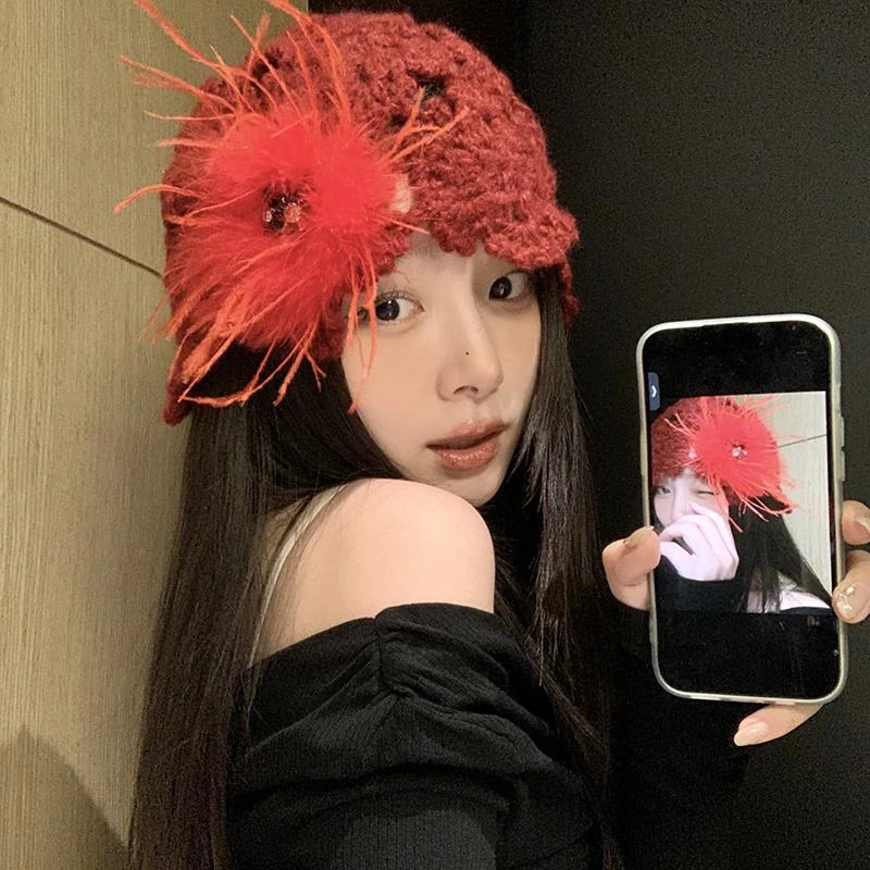川西出游~红色羽毛手工编织镂空针织帽女2024新款民族风包头帽