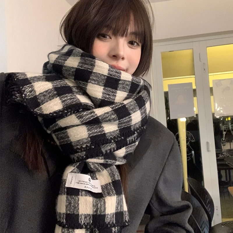 复古格子围巾女2024新款冬季加厚韩版ins高级感学生披肩保暖围脖
