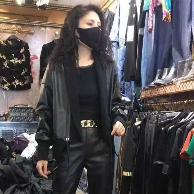 （特价现货）2025新款女针织领宽松皮外衣8701