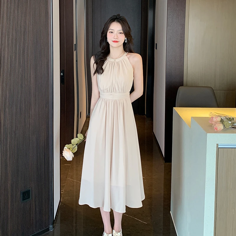 法式无袖挂脖式连衣裙女2023新款夏装高腰显瘦小个子A字中长裙子