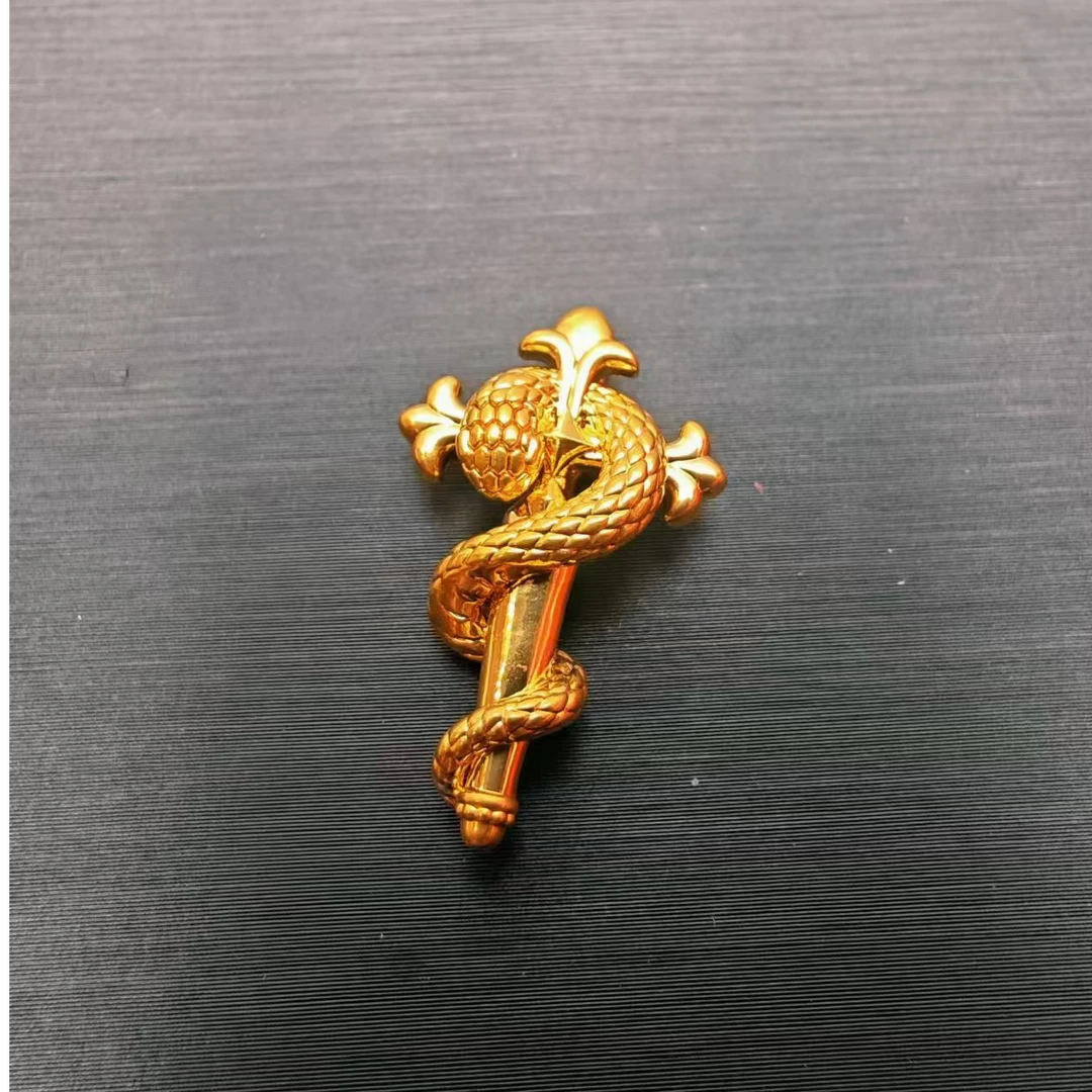 108#18K金蛇年权杖蛇吊坠（赠银项链）