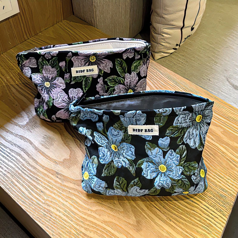 ins2023新款便携大容量化妆包高级感旅行洗漱包拉链帆布收纳袋女