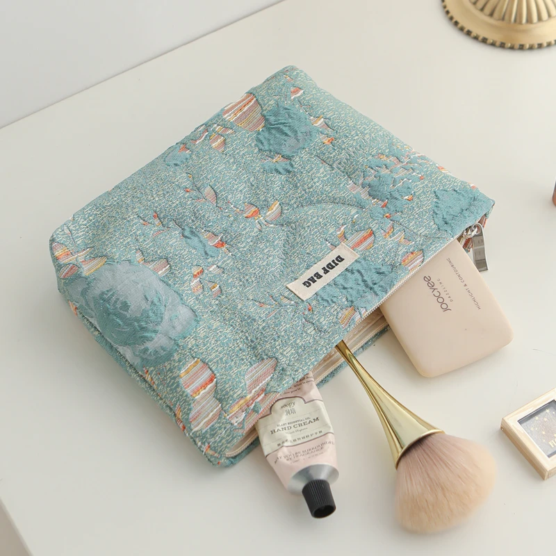 2022新款化妆包大容量收纳袋口红便携洗漱包ins超火高级感小清新