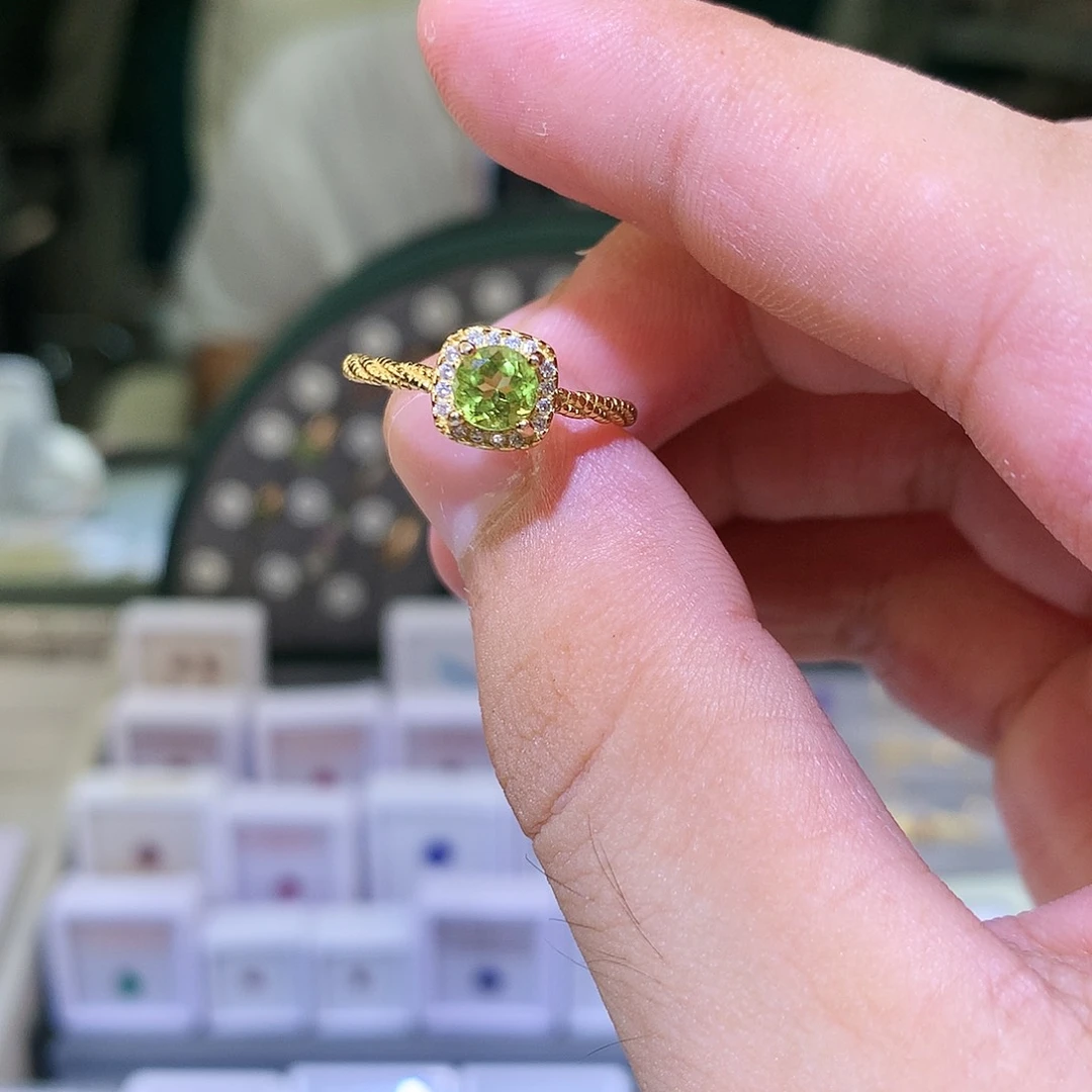 橄榄石戒指银S925镶嵌