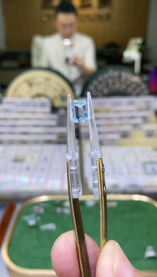 【闪购商品】海蓝宝石裸石未镶嵌1.59ct天然海蓝宝裸石