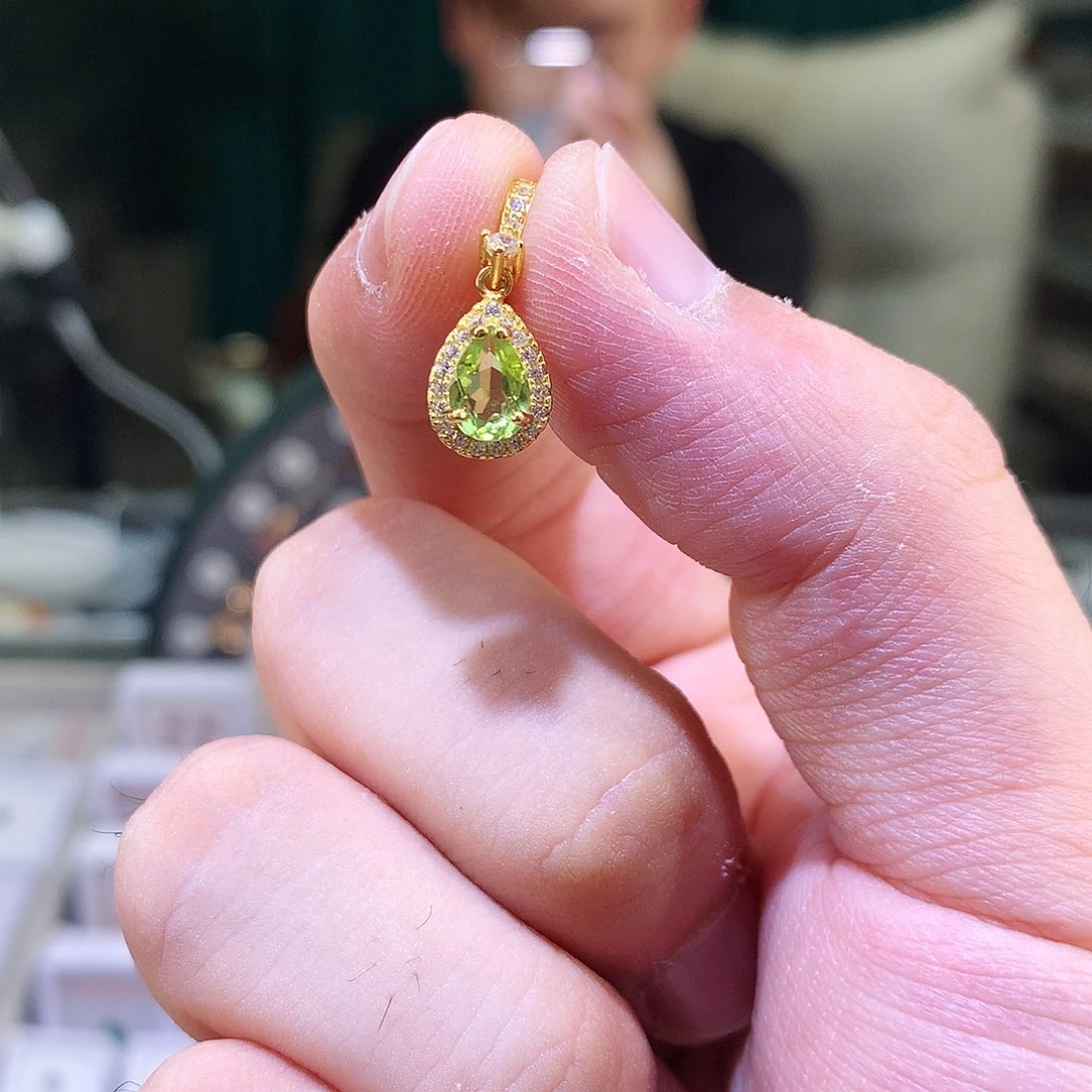 橄榄石颈饰银S925镶嵌