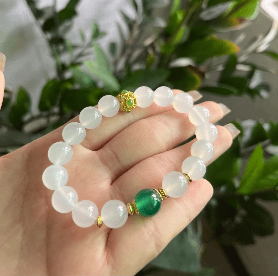 天然玛瑙玉髓卡10mm设计款手链男女同款送礼佳品多样性发货其一