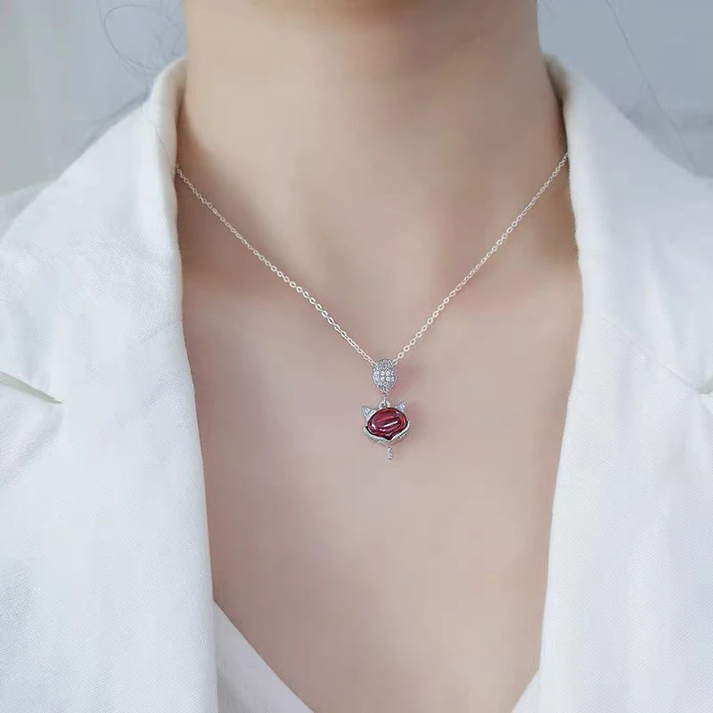 红水晶小狐狸吊坠项链时尚饰品 小九正某缘女款