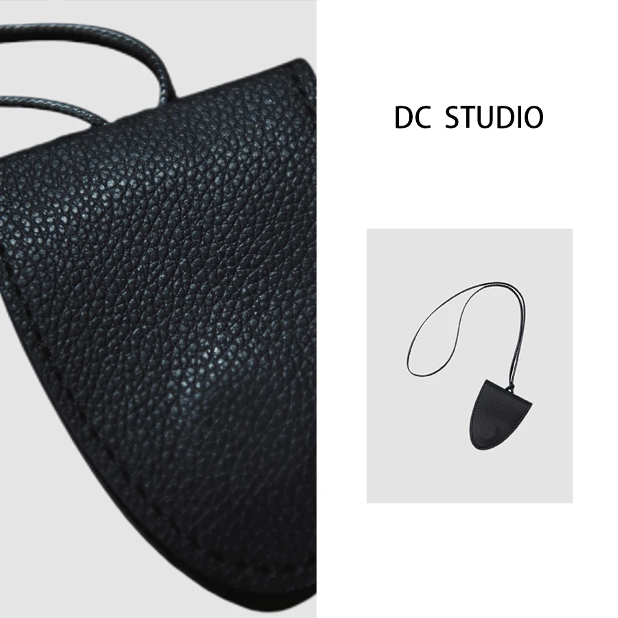 Syan【时尚指标】2025新款个性超轻便携式挂脖创意眼镜挂夹