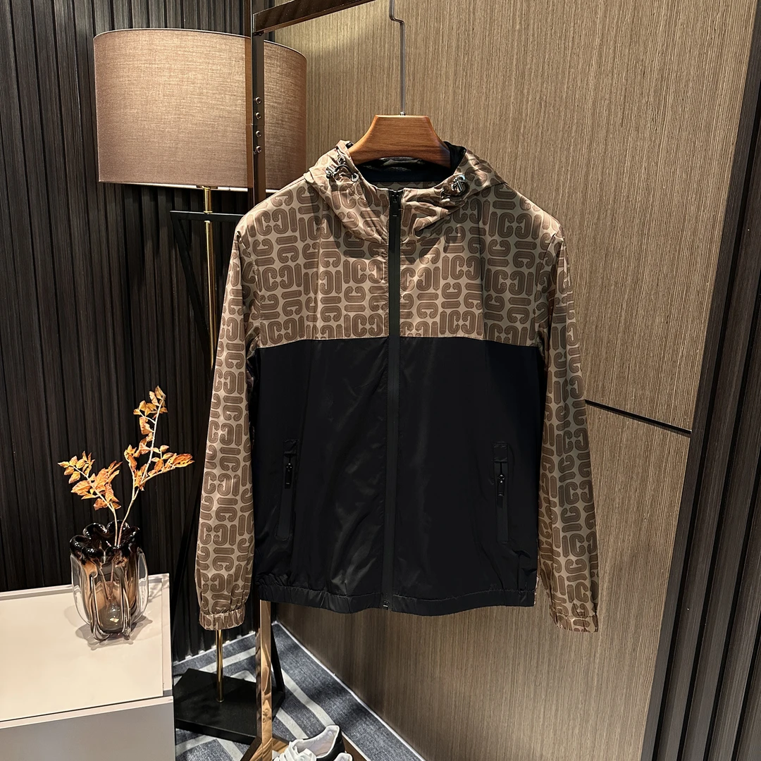 意式轻奢 2025秋季新款男士高档短款连帽字母印花时尚夹克外套男