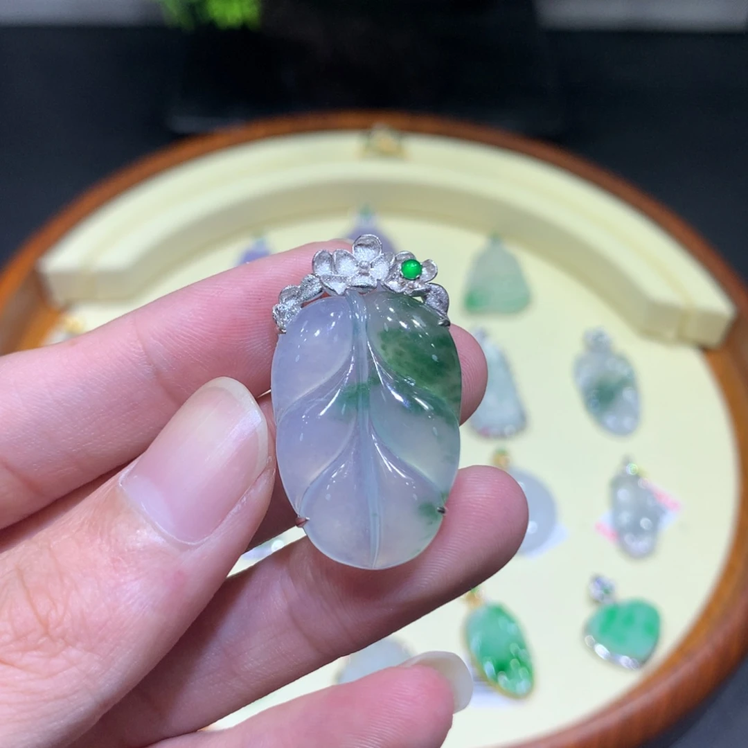 翡翠吊坠(不含链)18K金镶嵌