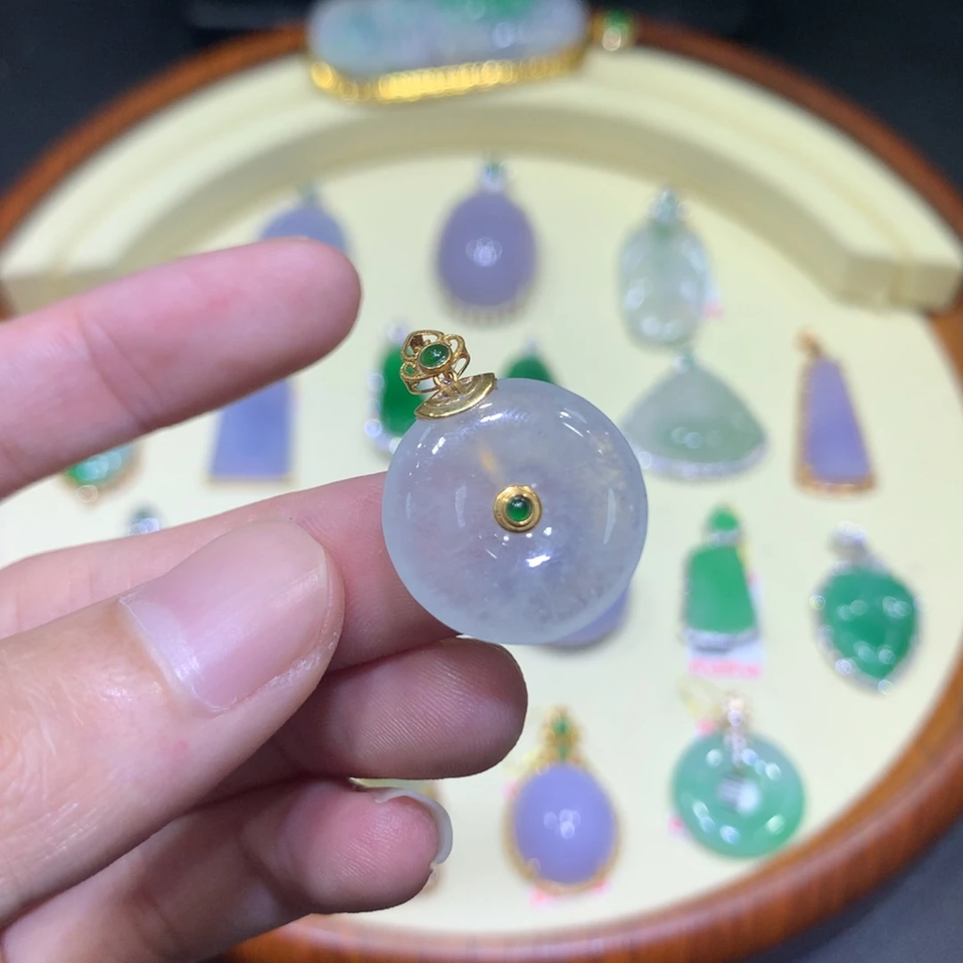 翡翠吊坠(不含链)18K金镶嵌