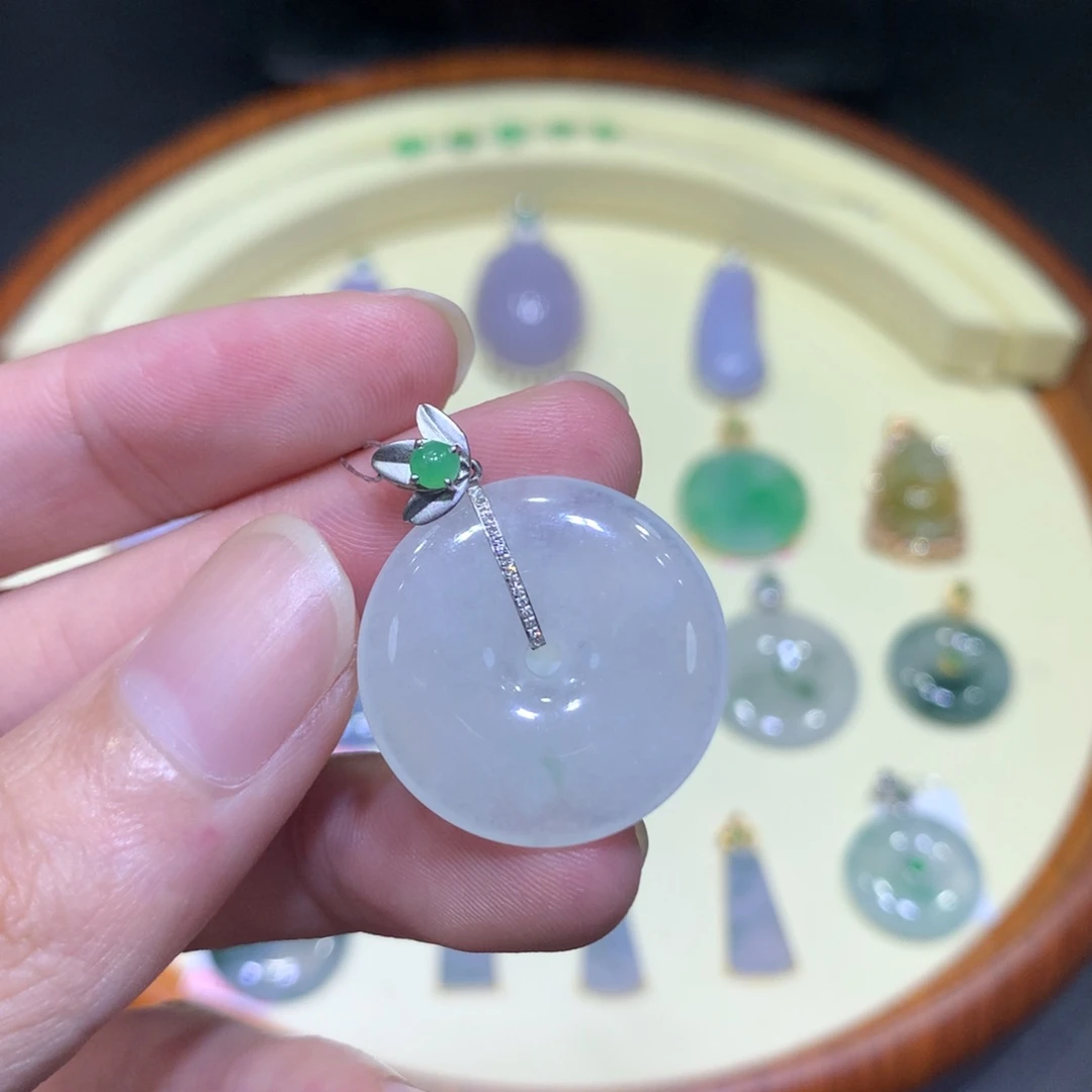 翡翠吊坠(不含链)18K金镶嵌