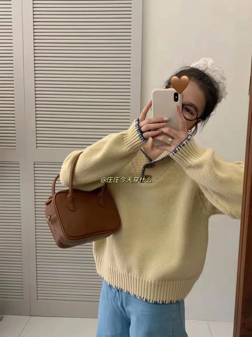 【庄庄家】黄油面包4色撞色翻领木头扣套头毛衣重工刺绣温柔氛