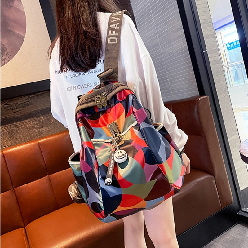 洋气轻便潮牌彩色双肩包女2025新款时尚牛津布女士大容量旅行背包