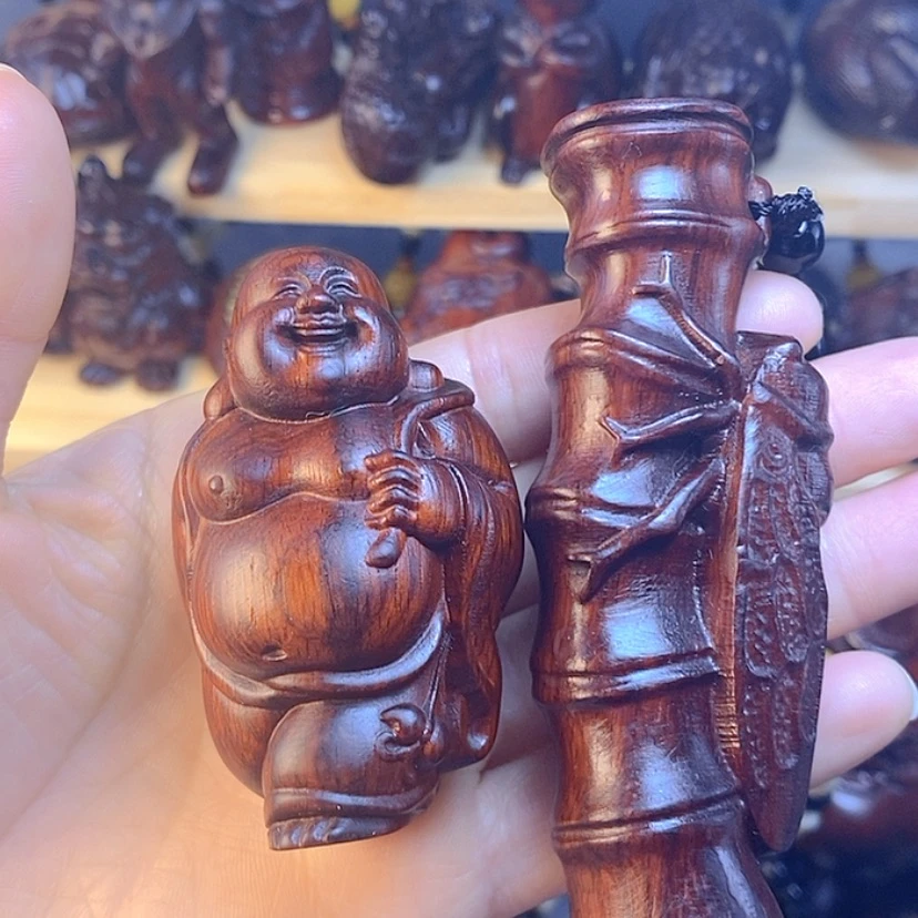 【闪购商品】小叶紫檀根雕月****心