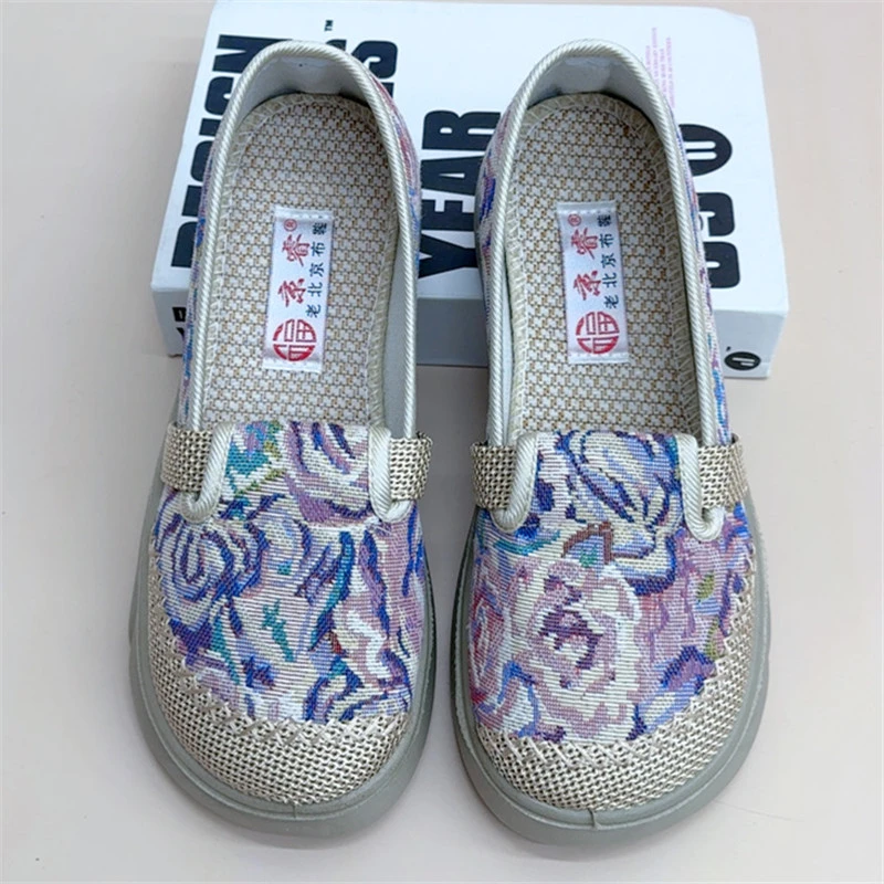 2024年新款老北京布鞋时尚休闲女单鞋软底舒适轻便一脚蹬妈妈鞋