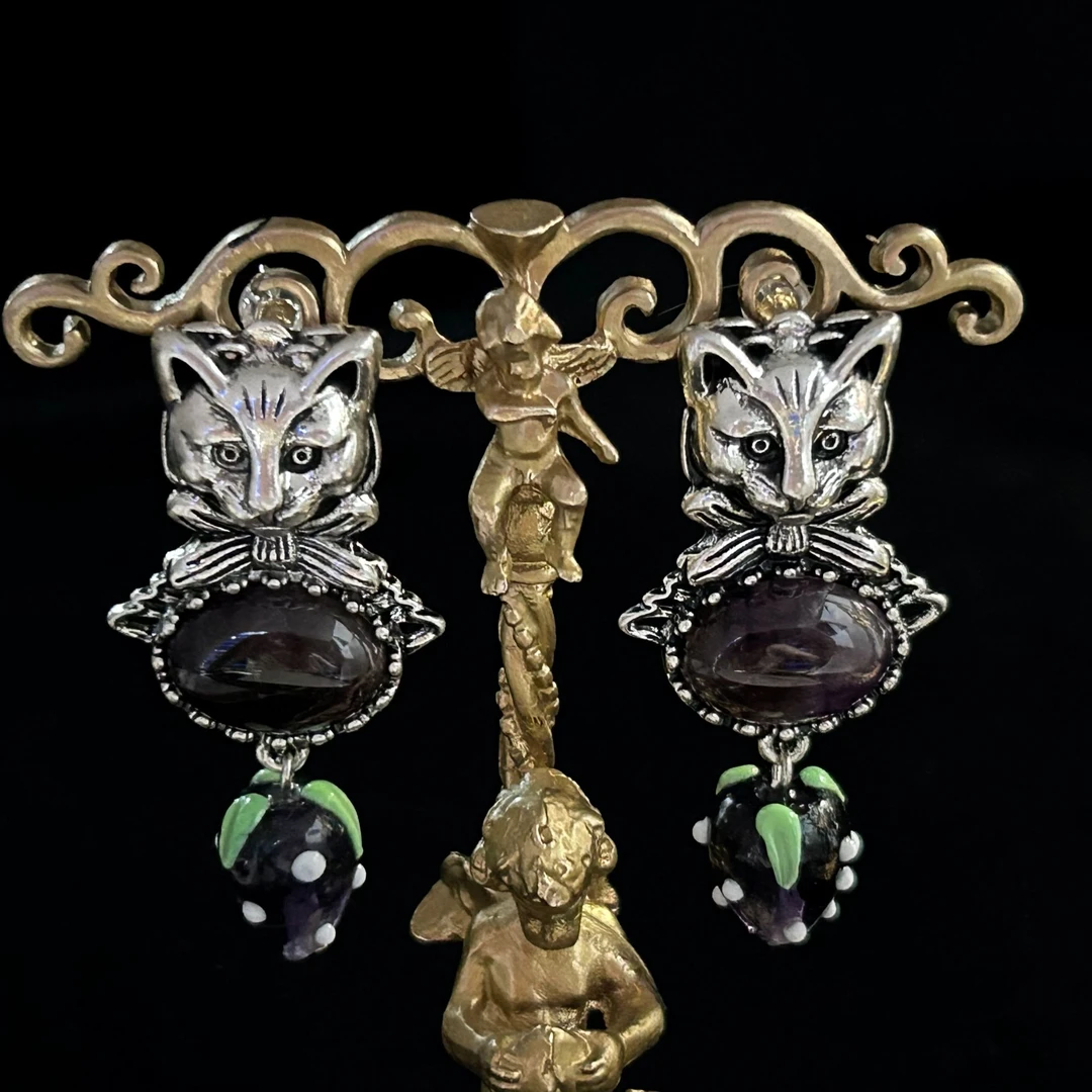 铜合金玻璃耳饰 3595西洋中古风vintage复古紫色猫咪吊坠耳环