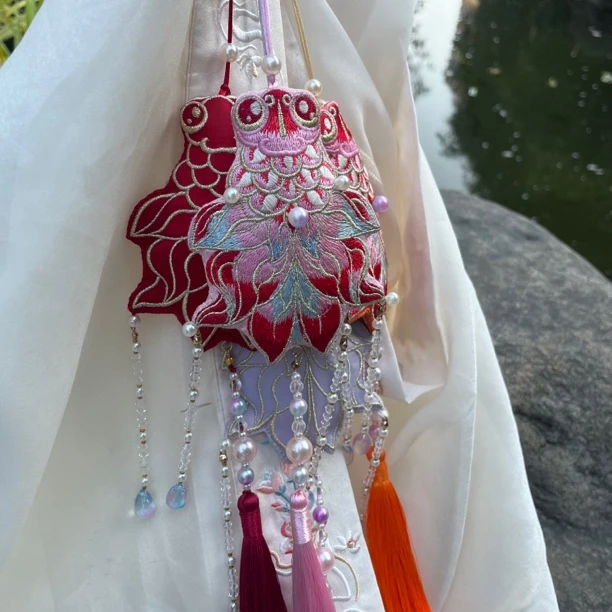 棉姿2025新年锦鲤香囊汉服配饰刺绣荷包随身携带车用香包挂饰品香