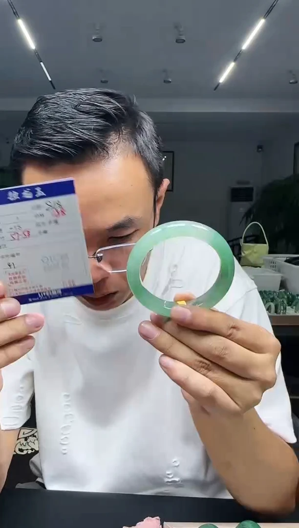 【闪购商品】石英质玉手镯未镶嵌57-58