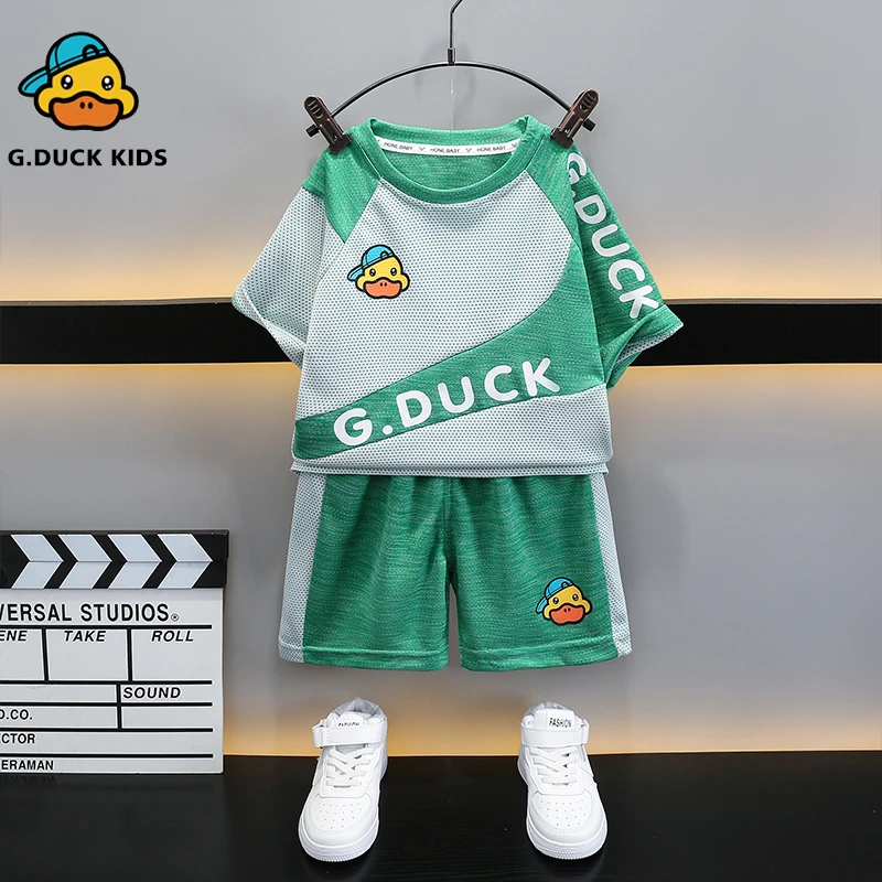 小黄鸭儿童夏季两件套2023新款男宝宝字母洋气炸街时髦夏款套装