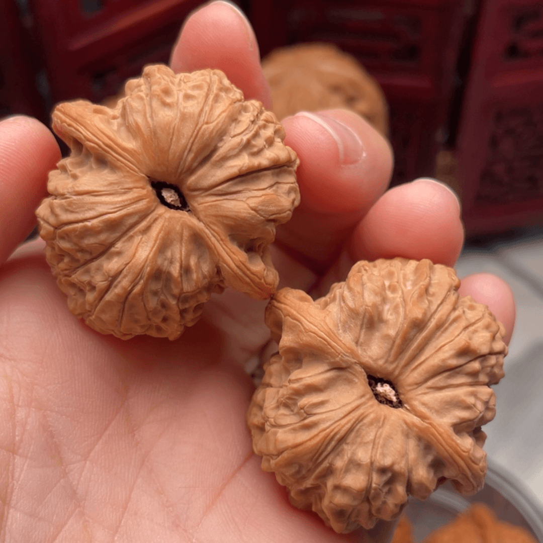 【闪购商品】桃核吊坠37血麒麟