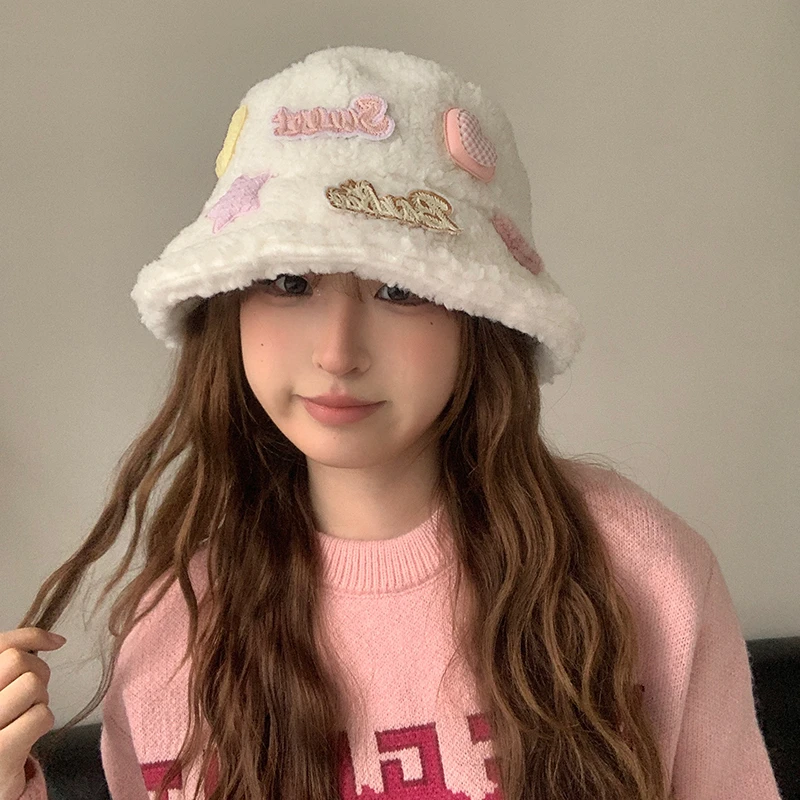 日系甜美爱心羊羔毛渔夫帽女秋冬季百搭显脸小保暖毛绒盆时尚百搭