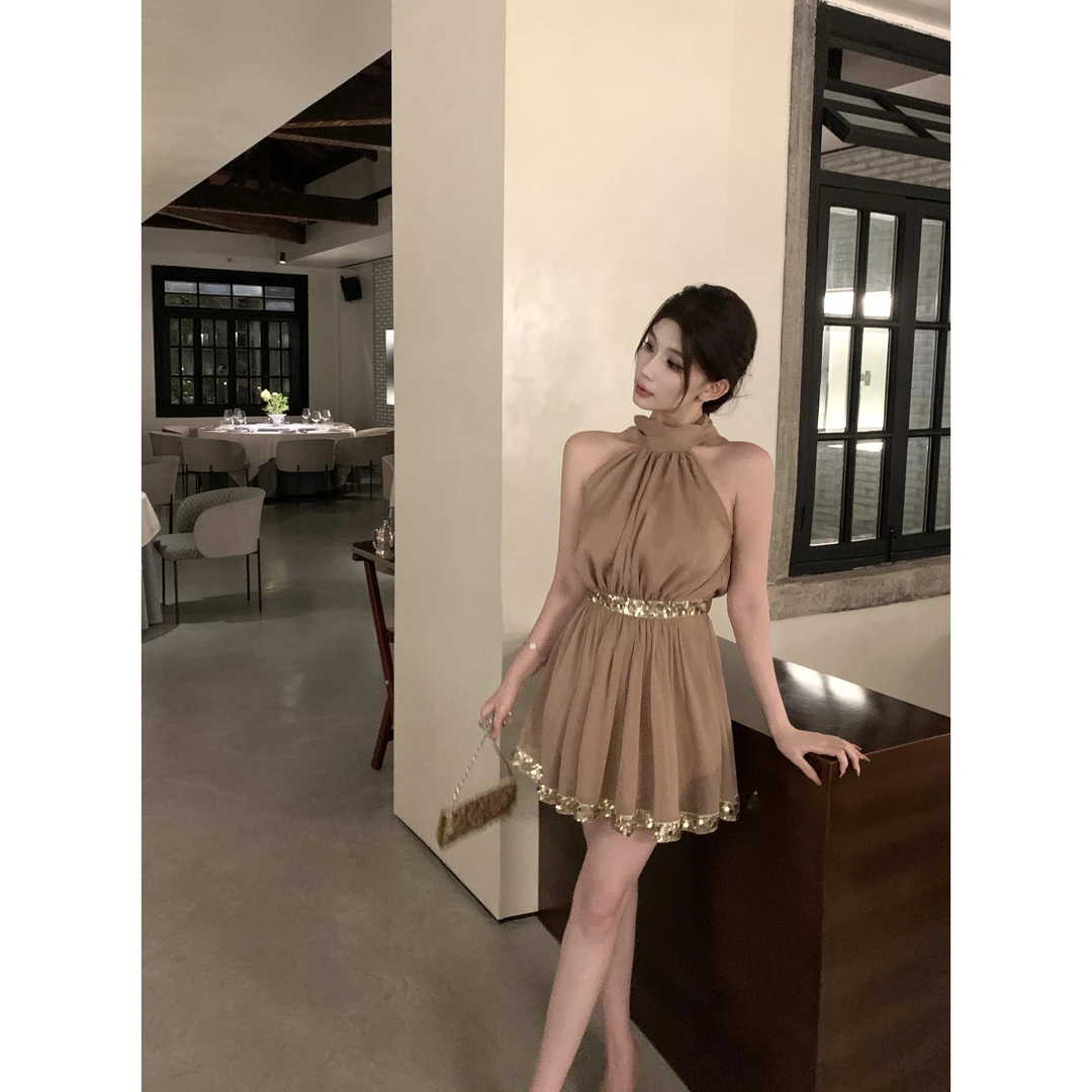 轻奢超火的【落日琉璃金】du家高级金色亮片系带挂脖短裙收腰连衣裙