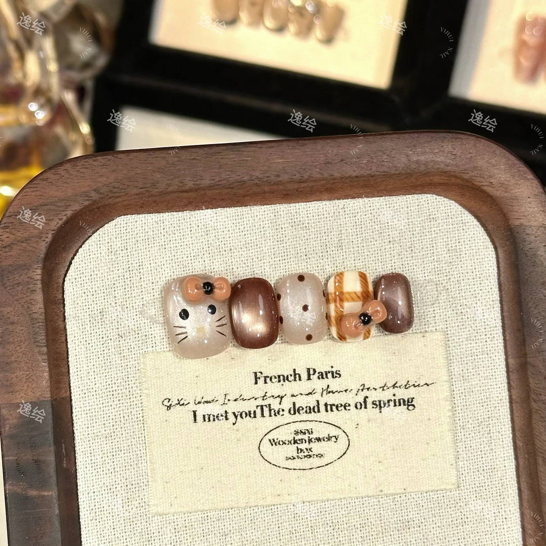 （秋日摩卡kitty）逸绘卡通可爱少女猫眼手绘气质显白手工穿戴甲