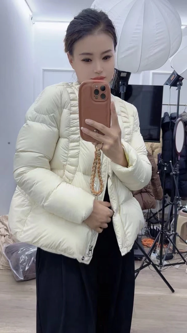 8 号链接   小香3D压花无领  保暖外套