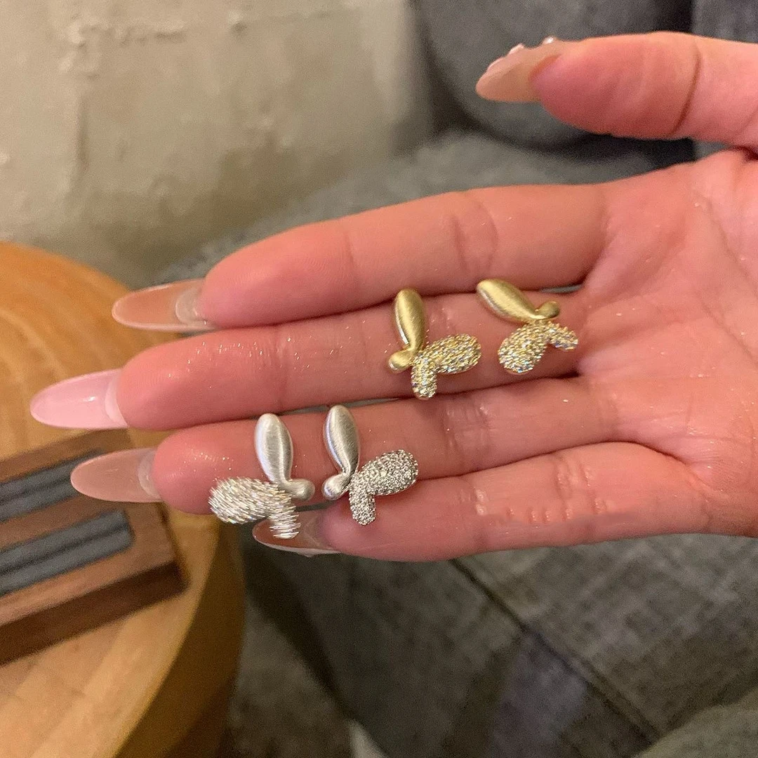 独特设计蝴蝶耳钉个性金属耳环气质轻奢百搭小众2025新款爆款耳饰