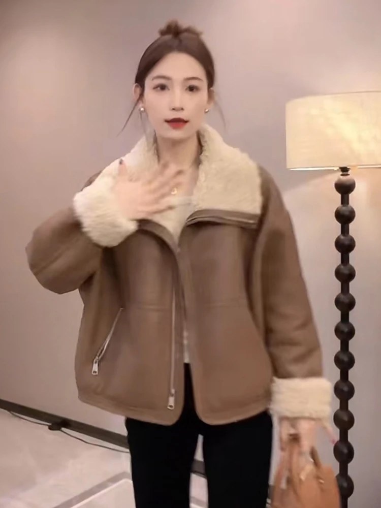 高级感翻领羊羔毛皮毛一体外套女2024冬季新款加厚时尚短款上衣潮