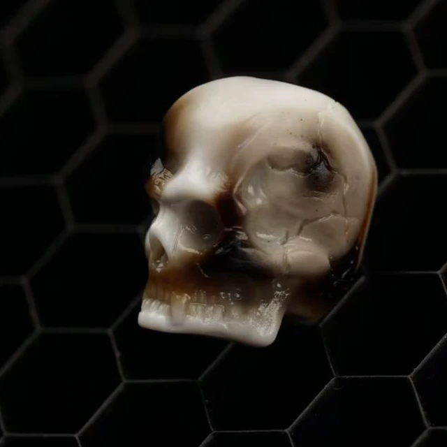 珠改手工雕刻骷髅 糯咖色玛瑙白化晕线砂点配珠（对耳8.8对孔12.9）