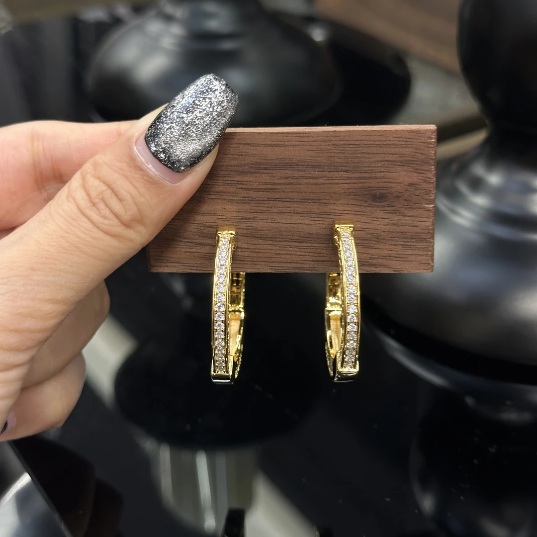 铜合金耳饰 高级感M字母时尚耳饰-66803