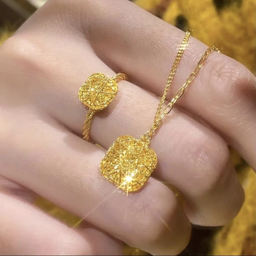 铜合金项链 时尚气质轻奢镂空拉丝小方糖项链戒指精美女士坠链