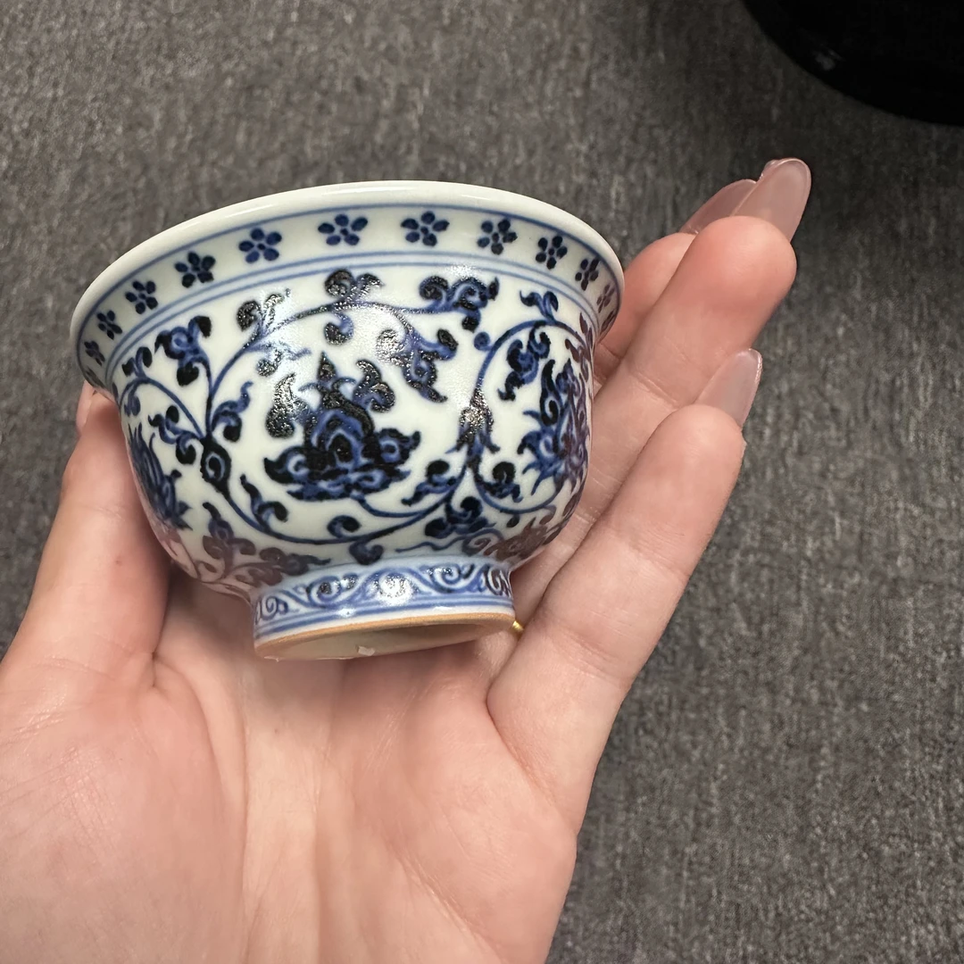 瓷语慕古青花缠枝莲压手内绘花心（小号）