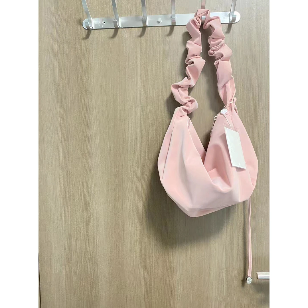 韩系包包女2023新款大容量饺子包粉色少女斜挎包小众气质云朵包潮