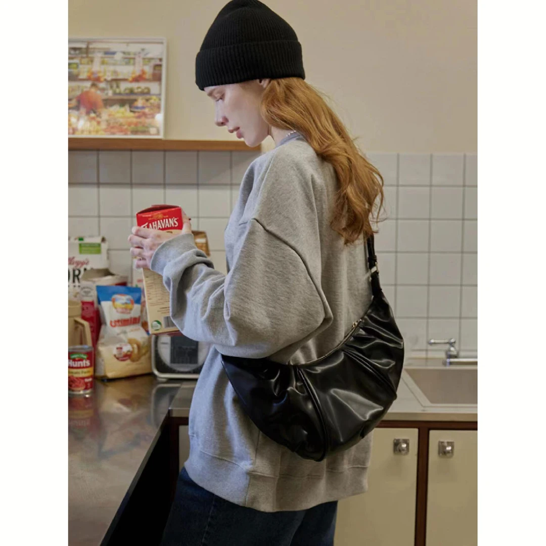 花儿与少年赵昭仪同款豆荚包包女2024大容量腋下月牙包斜挎牛角包