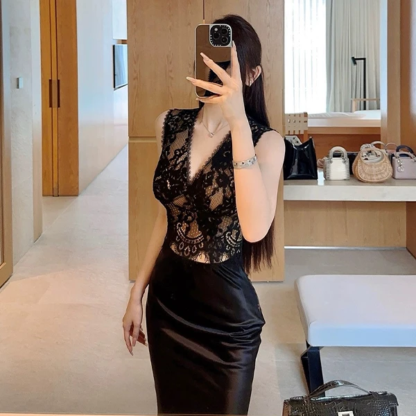 LUXURYMEMO【风情万种】性感微透V领蕾丝花边背心