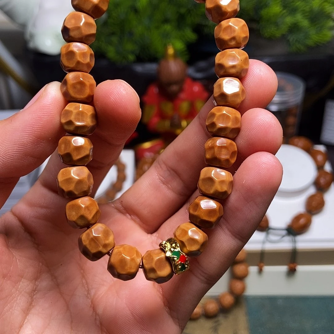 橄榄核核雕bbbhbhbbbvbb