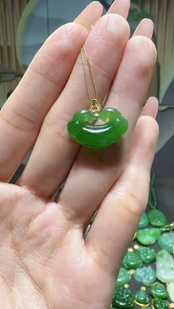 【闪购商品】和田玉吊坠(不含链)18K金镶嵌1