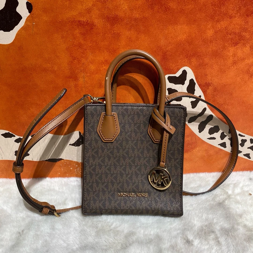 95新 MICHAELKORS/迈克高仕 10970 斜挎包