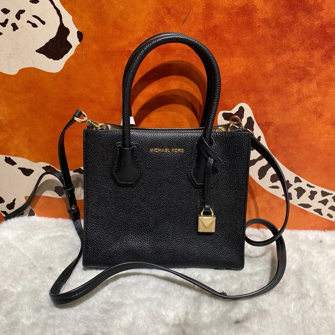 95新 MICHAELKORS/迈克高仕 11293 斜挎包
