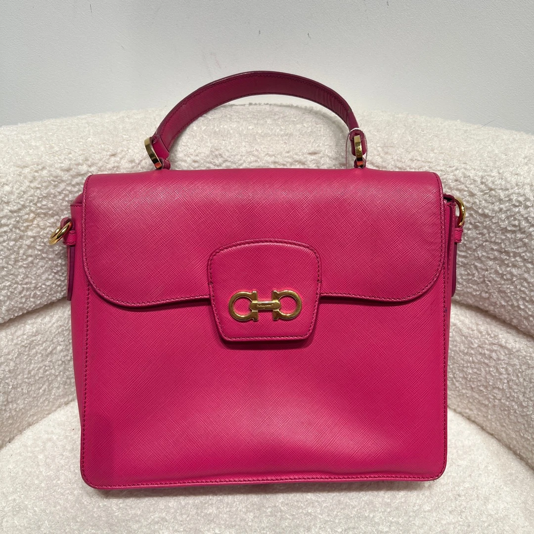 95新 FERRAGAMO/菲拉格慕 1205玫红色马鞍包